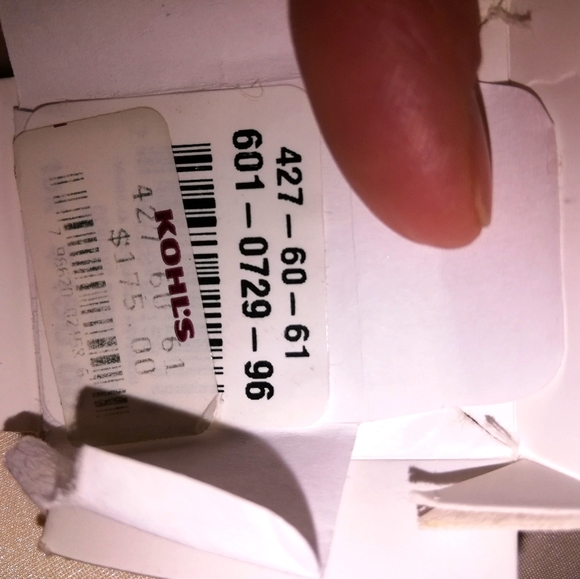 Peridot and 10k Gold Pendant on 10k Chain - Picture 9 of 9